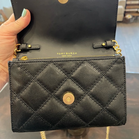 ‼️SOLD‼️Tory Burch Willa Chain Wallet - Black - Picture 10 of 17